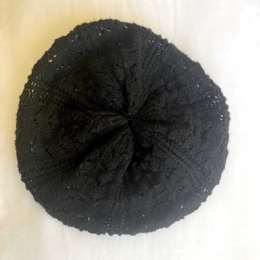 Black slouchy beanie